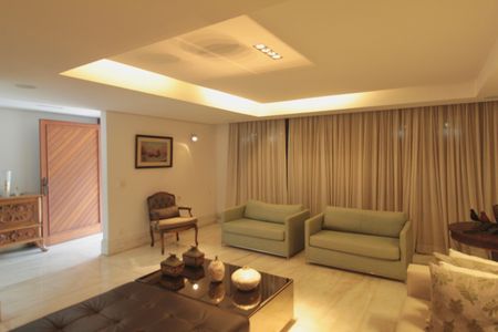 Casa para alugar com 600m², 4 quartos e 4 vagasSala de Estar