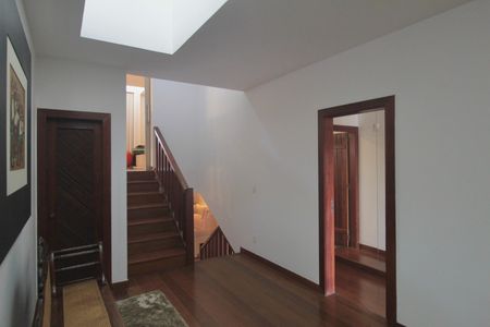 Casa para alugar com 600m², 4 quartos e 4 vagasHall dos Quartos