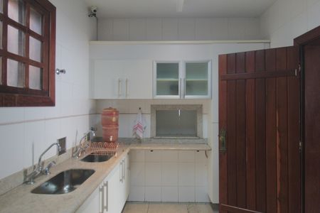 Casa para alugar com 600m², 4 quartos e 4 vagasCozinha