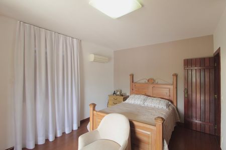Casa para alugar com 600m², 4 quartos e 4 vagasQuarto 1