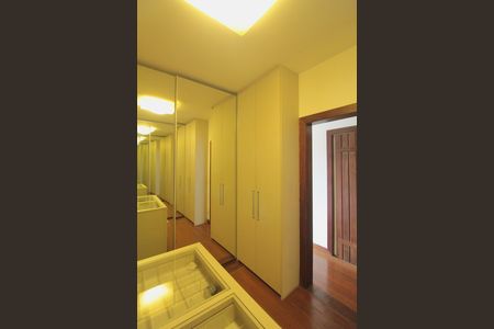 Casa para alugar com 600m², 4 quartos e 4 vagasCloset da Suite 1