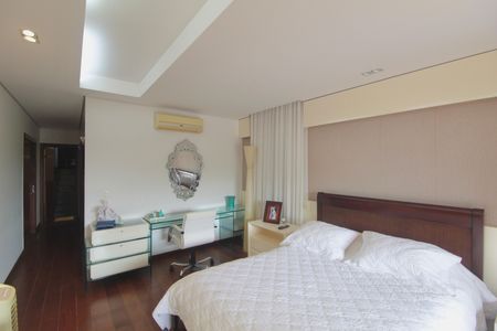 Casa para alugar com 600m², 4 quartos e 4 vagasSuite 1