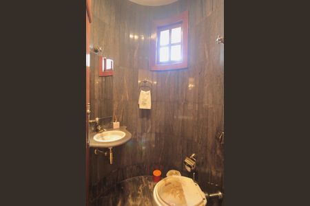Casa para alugar com 600m², 4 quartos e 4 vagasLavabo