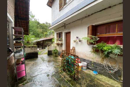 Casa de condomínio à venda com 167m², 3 quartos e 4 vagasQuintal