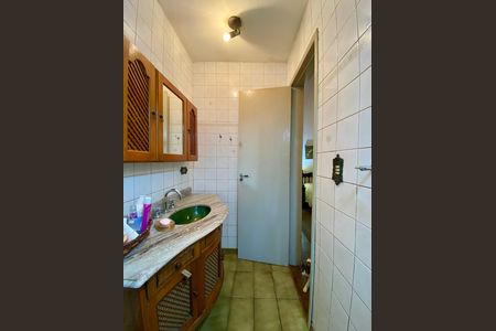 Casa de condomínio à venda com 167m², 3 quartos e 4 vagasBanheiro da Suíte