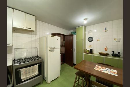 Casa de condomínio à venda com 167m², 3 quartos e 4 vagasCozinha