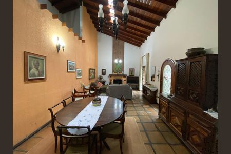 Casa de condomínio à venda com 167m², 3 quartos e 4 vagasSala
