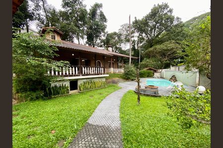Casa de condomínio à venda com 167m², 3 quartos e 4 vagasÁrea comum - Piscina