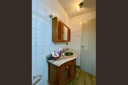 Casa de condomínio à venda com 167m², 3 quartos e 4 vagasBanheiro da Suíte
