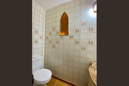 Casa de condomínio à venda com 167m², 3 quartos e 4 vagasLavabo