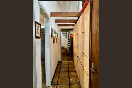 Casa de condomínio à venda com 167m², 3 quartos e 4 vagasCorredor - Quartos