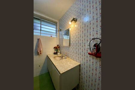 Casa de condomínio à venda com 167m², 3 quartos e 4 vagasBanheiro Social