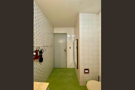 Casa de condomínio à venda com 167m², 3 quartos e 4 vagasBanheiro Social