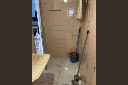 Banheiro de apartamento para alugar com 1 quarto, 32m² em Aviação, Praia Grande