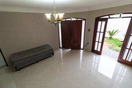 Sala 01 de casa para alugar com 5 quartos, 480m² em Jardim das Bandeiras, Campinas