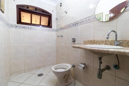 Casa para alugar com 480m², 5 quartos e 4 vagasBanheiro 01