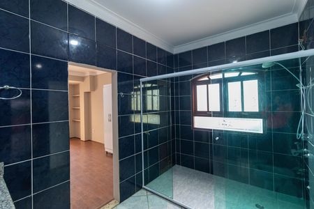 Casa para alugar com 480m², 5 quartos e 4 vagasBanheiro da Suíte 01