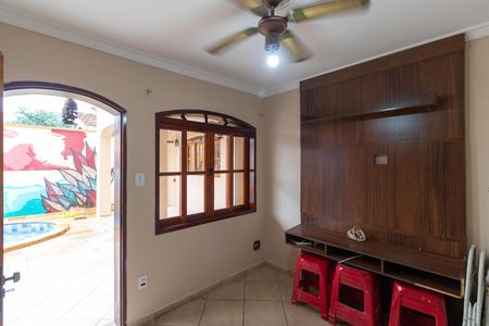 Casa para alugar com 480m², 5 quartos e 4 vagasQuarto anexo