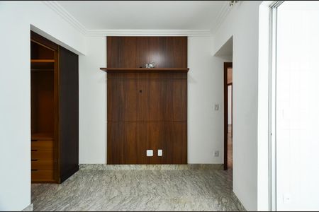 Apartamento para alugar com 137m², 4 quartos e 3 vagas Apartamento para alugar com 137m², 4 quartos e 3 vagasSuíte