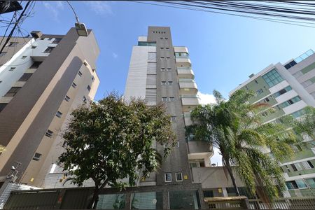 Apartamento para alugar com 137m², 4 quartos e 3 vagas Apartamento para alugar com 137m², 4 quartos e 3 vagasFachada