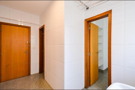 Apartamento para alugar com 137m², 4 quartos e 3 vagas Apartamento para alugar com 137m², 4 quartos e 3 vagasÁrea de Serviço