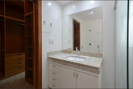 Apartamento para alugar com 137m², 4 quartos e 3 vagas Apartamento para alugar com 137m², 4 quartos e 3 vagasBanheiro Suíte