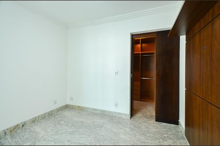 Apartamento para alugar com 137m², 4 quartos e 3 vagas Apartamento para alugar com 137m², 4 quartos e 3 vagasSuíte