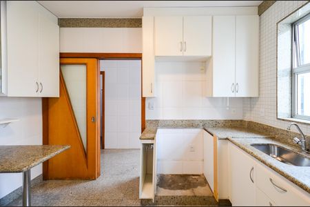 Apartamento para alugar com 137m², 4 quartos e 3 vagas Apartamento para alugar com 137m², 4 quartos e 3 vagasCozinha