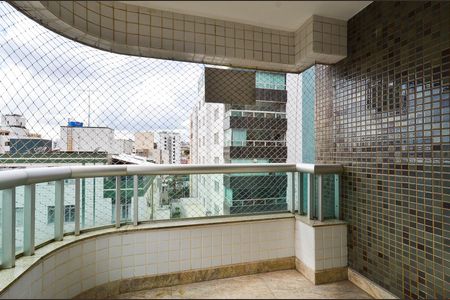 Apartamento para alugar com 137m², 4 quartos e 3 vagas Apartamento para alugar com 137m², 4 quartos e 3 vagasVaranda Sala de Estar