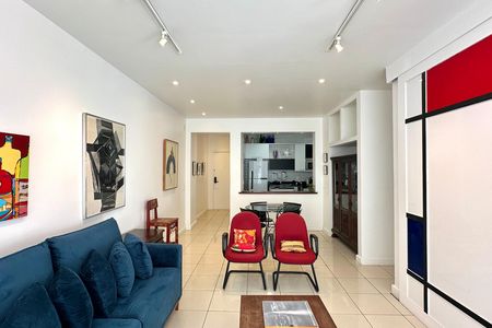 Apartamento à venda com 106m², 2 quartos e sem vaga