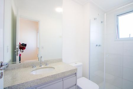 Apartamento à venda com 79m², 2 quartos e 2 vagasBanheiro do quarto 1