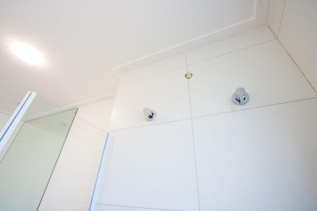 Apartamento à venda com 79m², 2 quartos e 2 vagasBanheiro do quarto 1