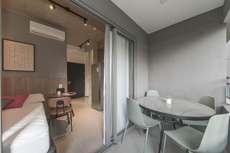 Studio à venda com 30m², 2 quartos e sem vaga Studio à venda com 30m², 2 quartos e sem vagaStudio - Varanda