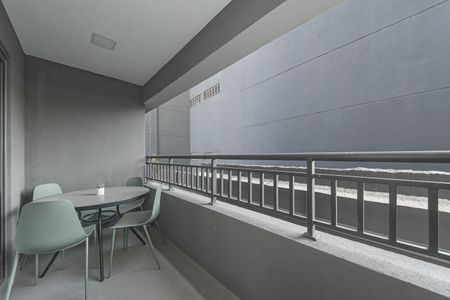 Studio - Varanda de kitnet/studio para alugar com 2 quartos, 30m² em Santo Amaro, São Paulo
