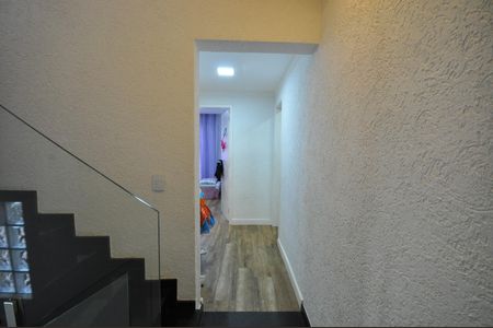 Casa de condomínio à venda com 177m², 3 quartos e 2 vagasHall de circulação