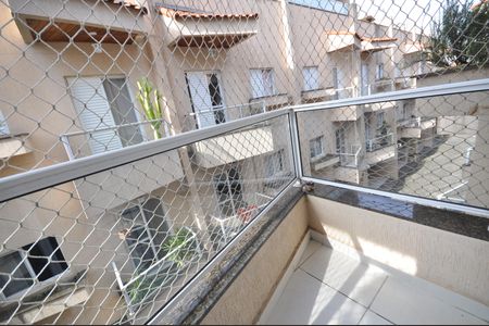 Casa de condomínio à venda com 177m², 3 quartos e 2 vagasSacada do Quarto 2