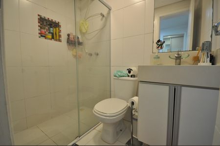 Casa de condomínio à venda com 177m², 3 quartos e 2 vagasBanheiro Social