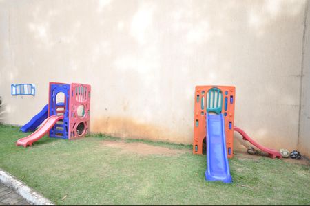 Casa de condomínio à venda com 177m², 3 quartos e 2 vagasÁrea comum - Playground