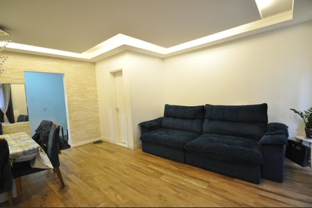 Casa de condomínio à venda com 177m², 3 quartos e 2 vagasSala