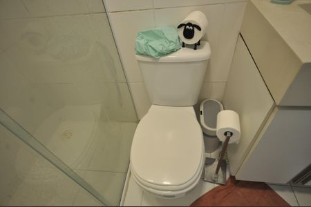 Casa de condomínio à venda com 177m², 3 quartos e 2 vagasBanheiro Social
