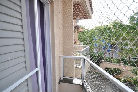 Casa de condomínio à venda com 177m², 3 quartos e 2 vagasSacada do Quarto 2