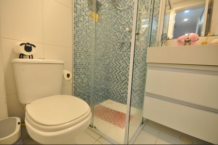 Casa de condomínio à venda com 177m², 3 quartos e 2 vagasBanheiro do Quarto Suíte