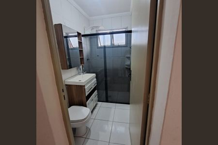 Banheiro de apartamento para alugar com 2 quartos, 66m² em Quitaúna, Osasco