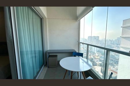 Studio para alugar com 29m², 1 quarto e sem vaga Studio para alugar com 29m², 1 quarto e sem vagaVaranda