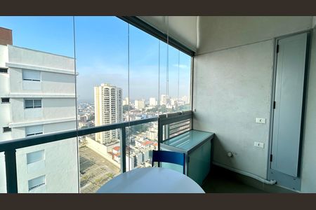 Studio para alugar com 29m², 1 quarto e sem vaga Studio para alugar com 29m², 1 quarto e sem vagaVaranda