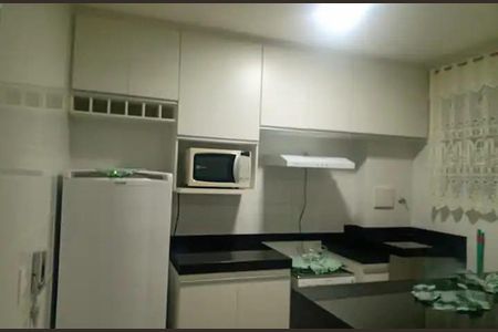 Cozinha de apartamento para alugar com 1 quarto, 45m² em Fonte Grande, Contagem