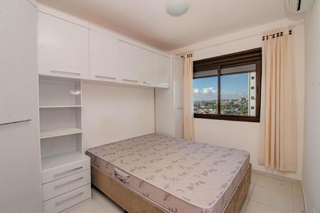 Suíte de apartamento à venda com 2 quartos, 62m² em Santa Maria Goretti, Porto Alegre