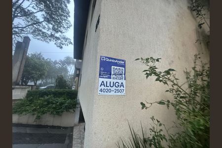 Casa de condomínio para alugar com 571m², 3 quartos e 4 vagas Casa de condomínio para alugar com 571m², 3 quartos e 4 vagasPlaca