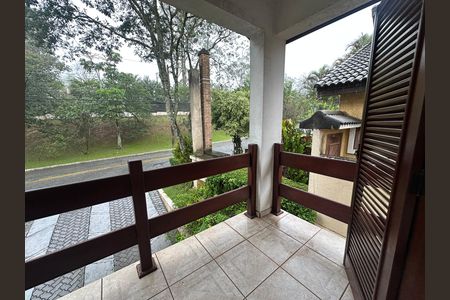 Casa de condomínio para alugar com 571m², 3 quartos e 4 vagas Casa de condomínio para alugar com 571m², 3 quartos e 4 vagasVaranda da Suíte 1