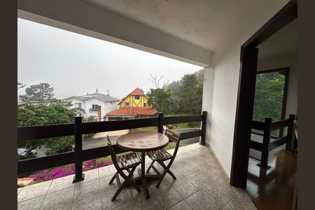 Casa de condomínio para alugar com 571m², 3 quartos e 4 vagas Casa de condomínio para alugar com 571m², 3 quartos e 4 vagasVaranda do Quarto 1